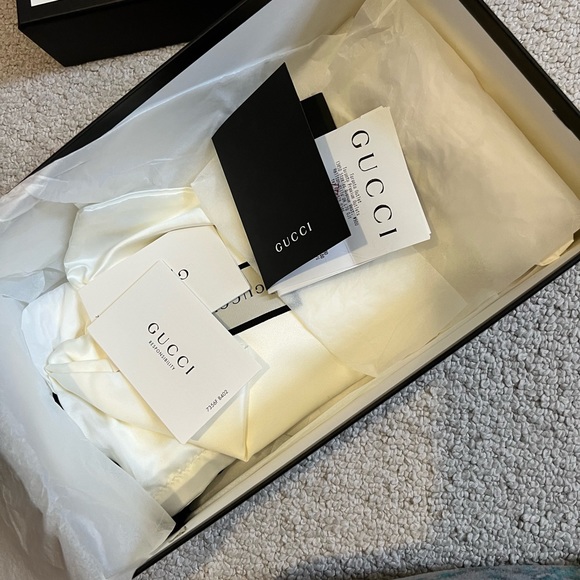 Auth* Gucci sneakers Fits Size6 - Picture 13 of 16